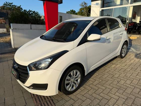 HYUNDAI HB20 1.0 COMFORT 12V FLEX 4P MANUAL